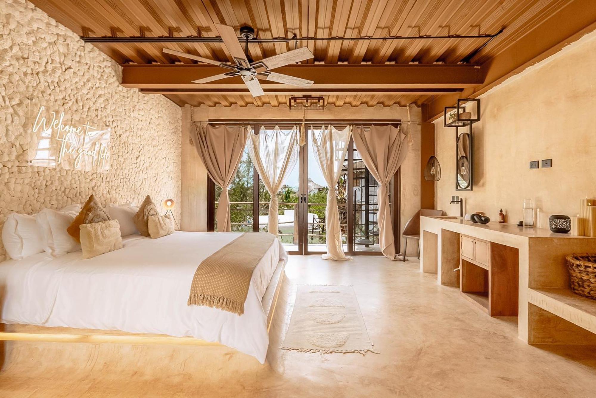 Awa Boutique - Front Isla Holbox